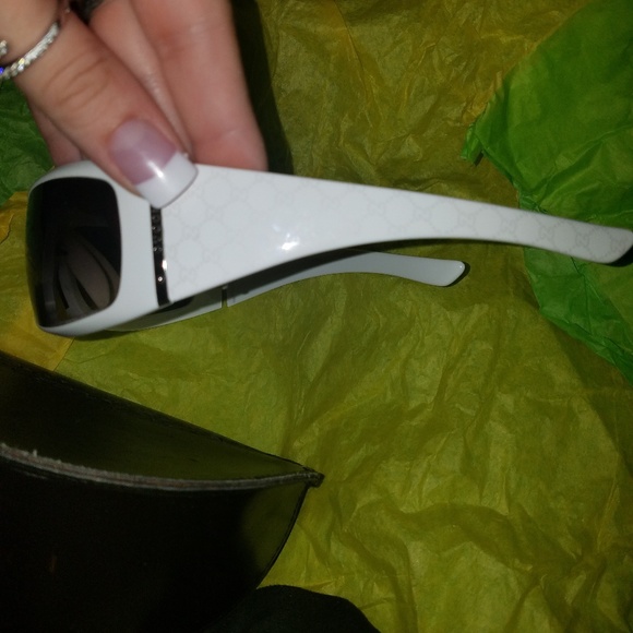 Gucci sunglasses main image 4